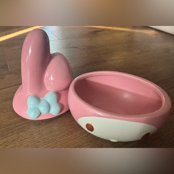 MY MELODY-NWT Pink Ceramic Bowl with Lid - Picture 3 of 13